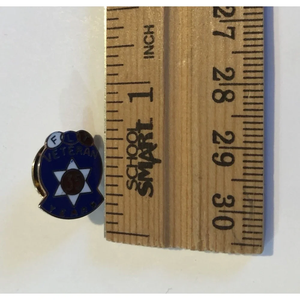 RARE Vintage FLT VETERAN 35 Years Odd‎ Fellows Anniversary Specialized Lapel Pin